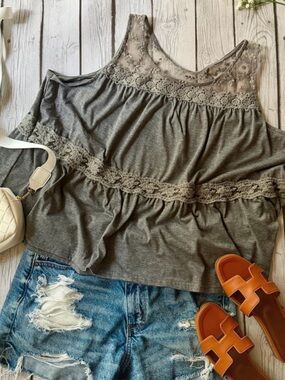 Source Unknown Gray Tiered Lace-Trim Tank Top